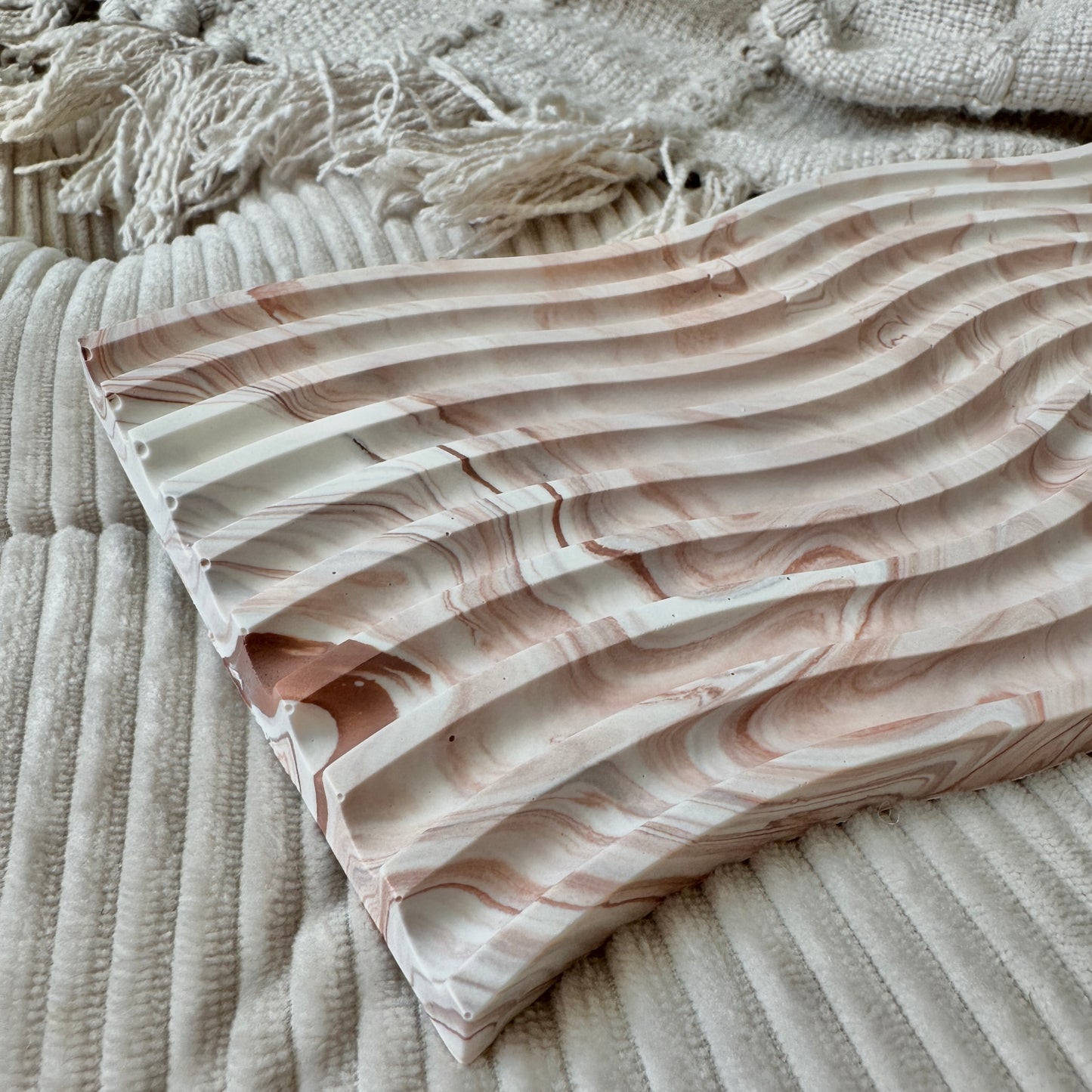 [Pink] Wavy Marble Plate