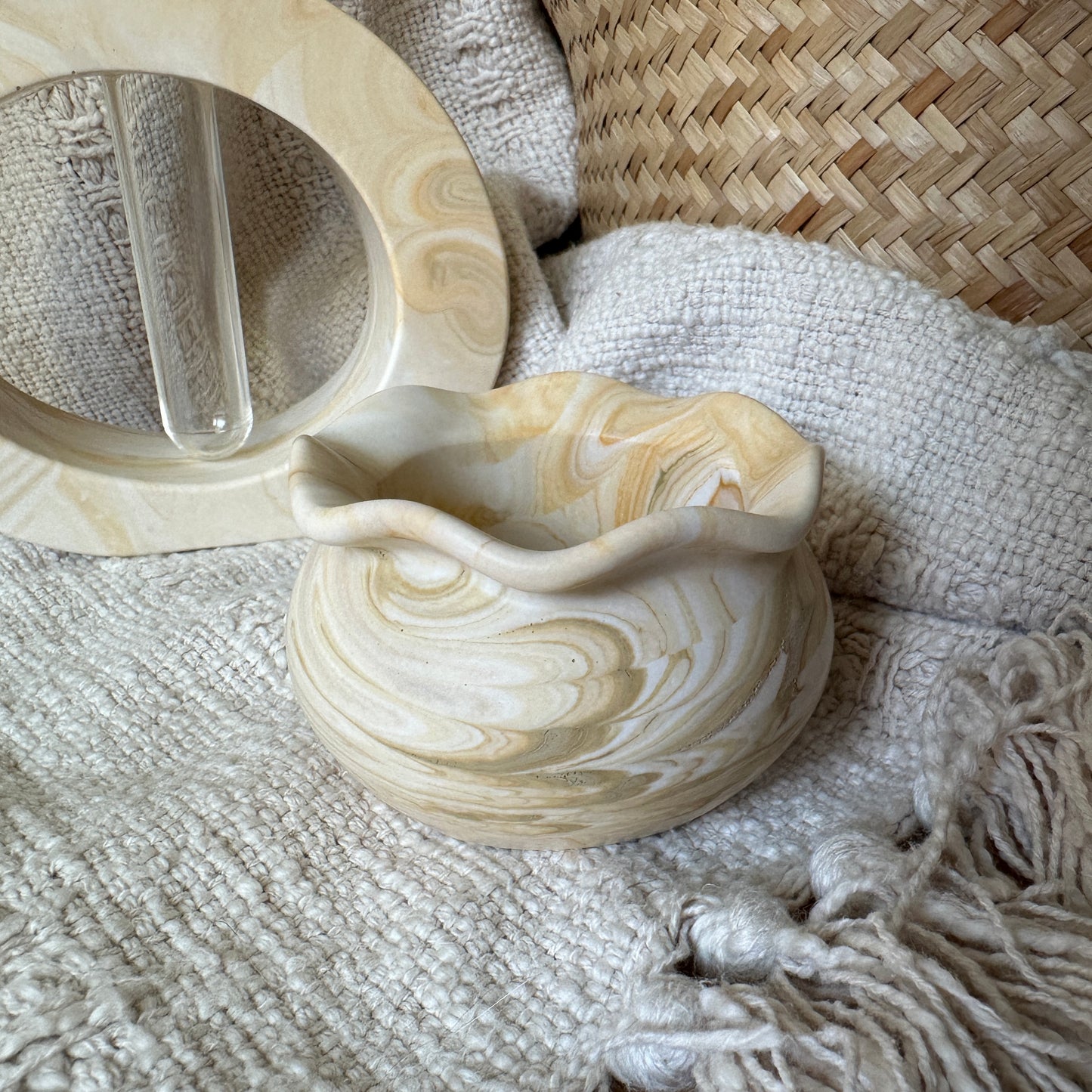 [Beige] Fish Pot Small