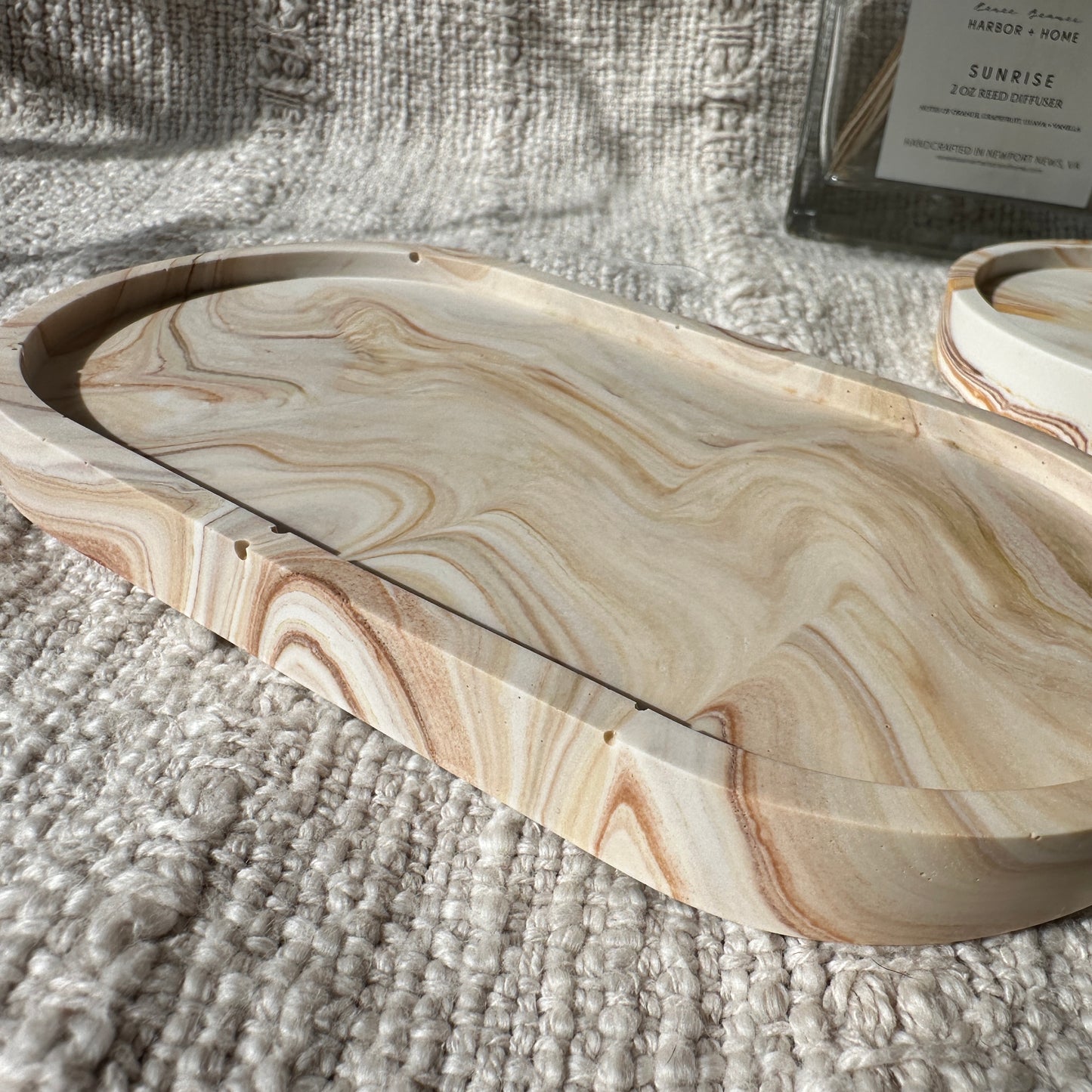 [Brown/Red] Oval Tray