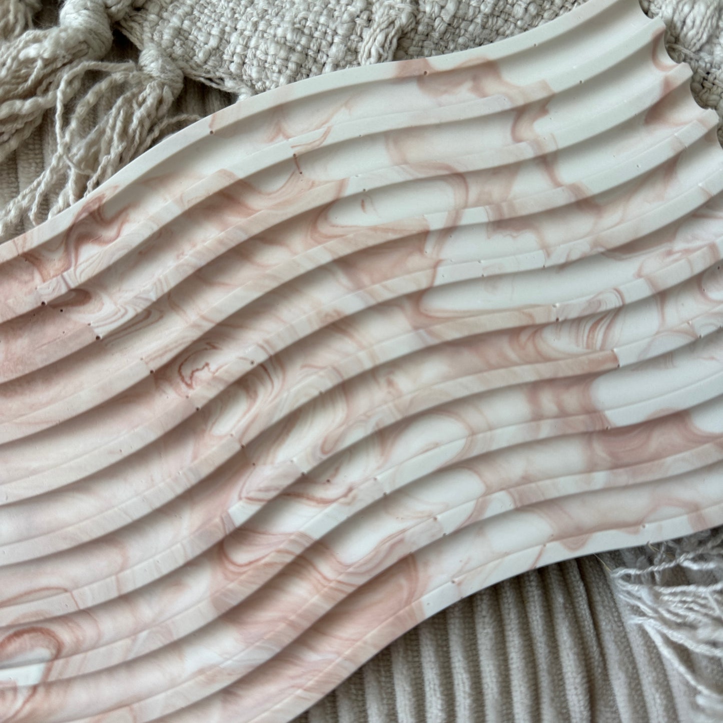 [Pink] Wavy Marble Plate