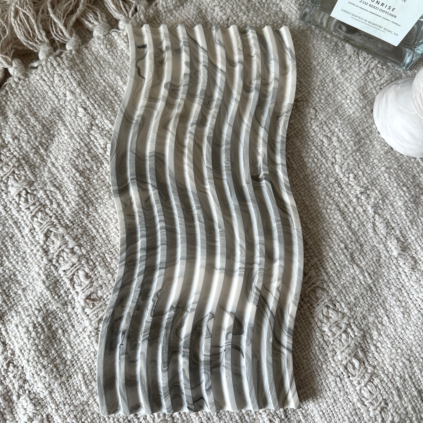 [Gray] Wavy Marble Plate
