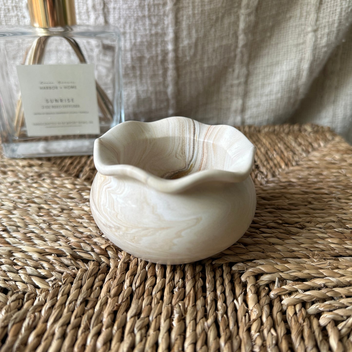 [Beige] Fish Pot Small