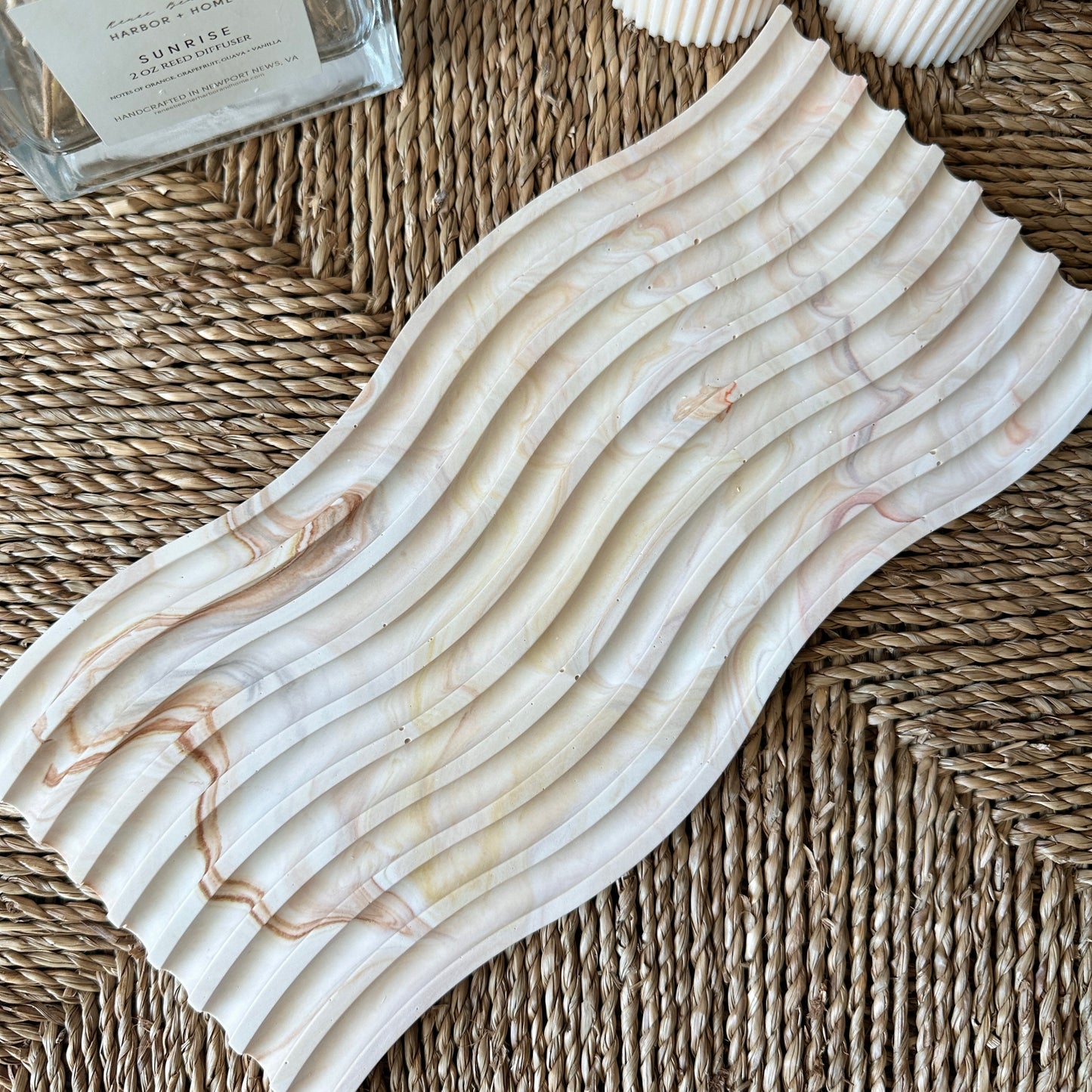 [Beige] Wavy Marble Plate