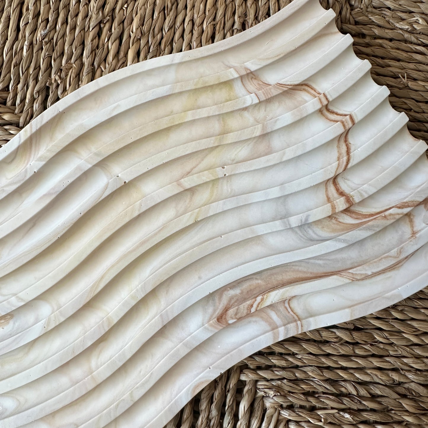 [Beige] Wavy Marble Plate
