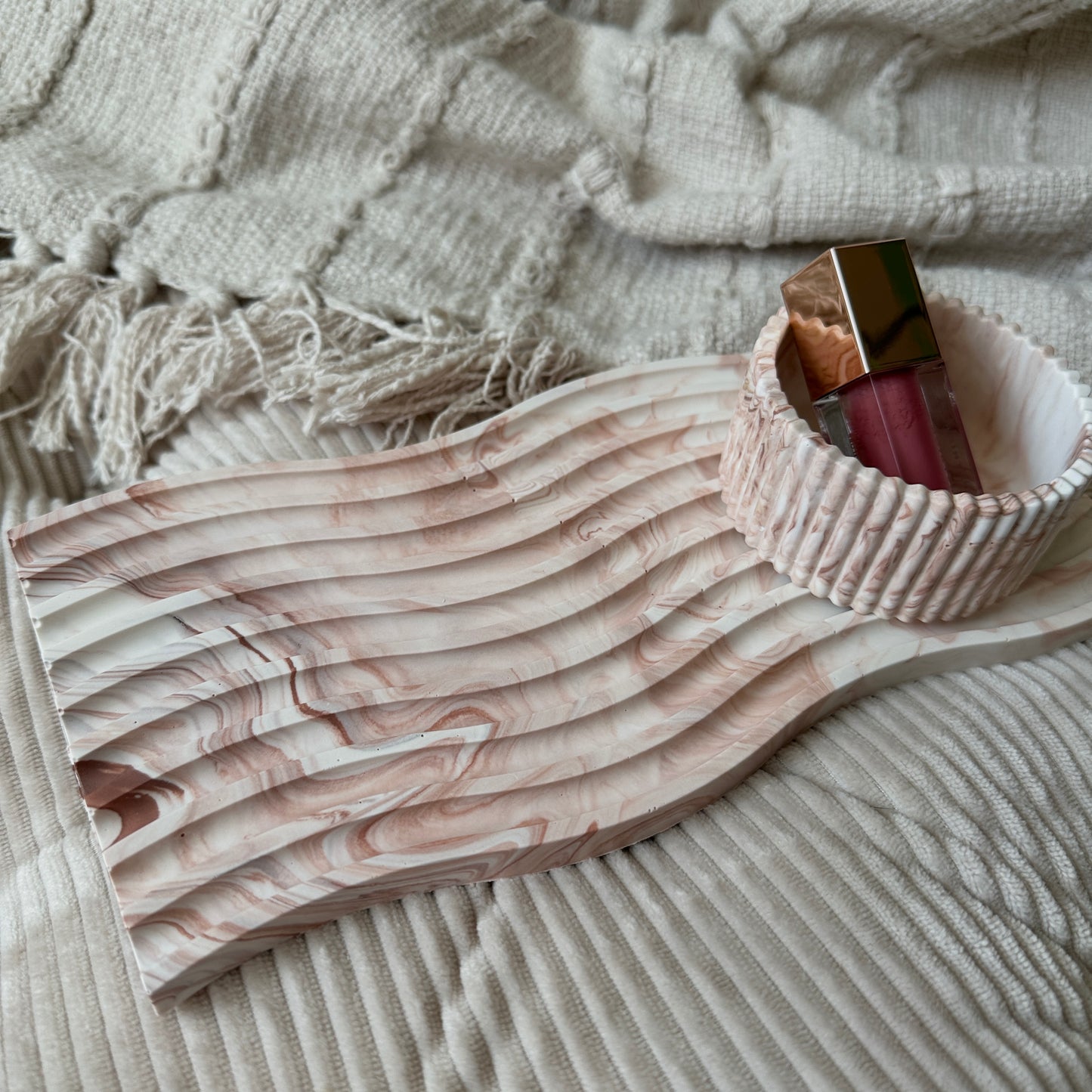 [Pink] Wavy Marble Plate