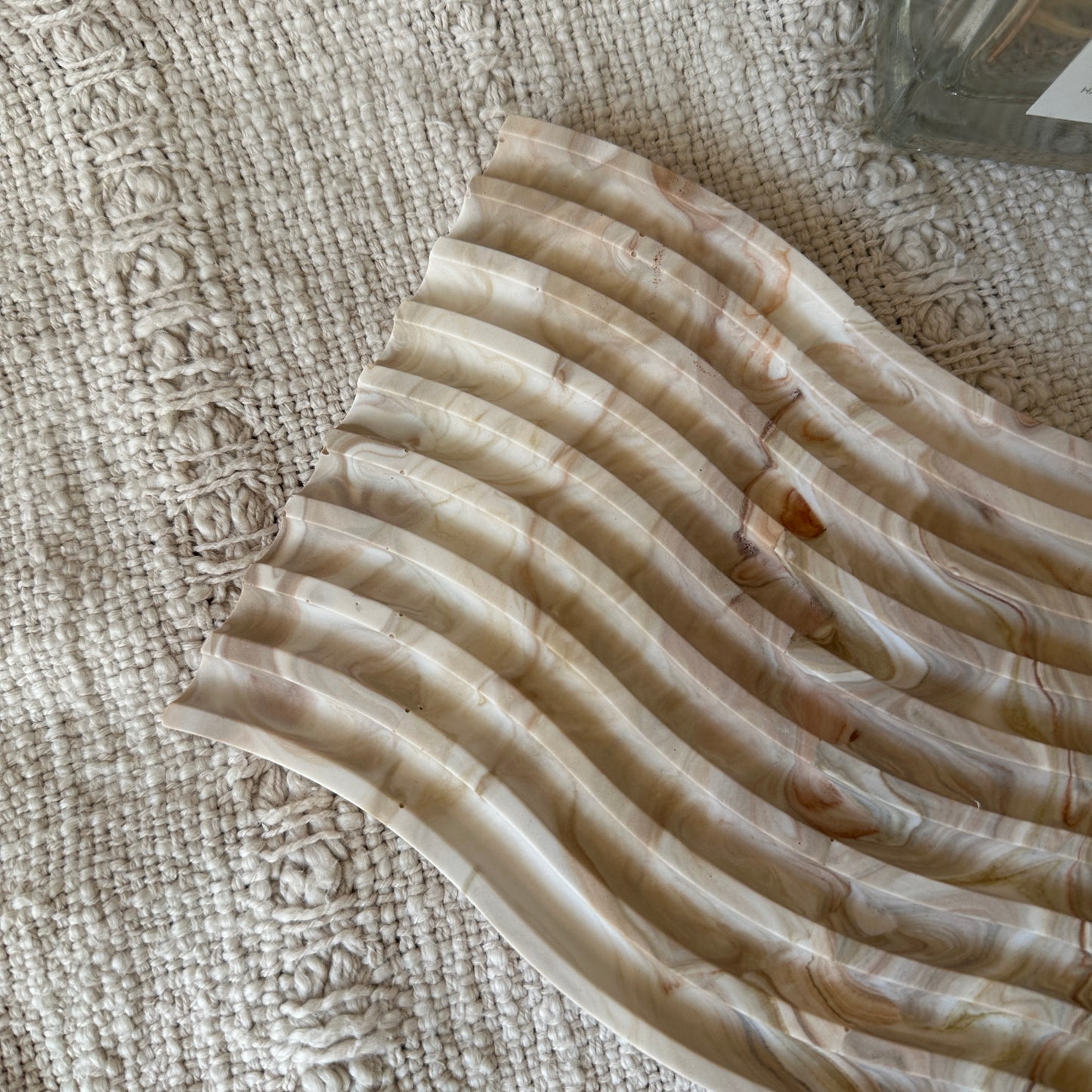 [Beige] Wavy Marble Plate