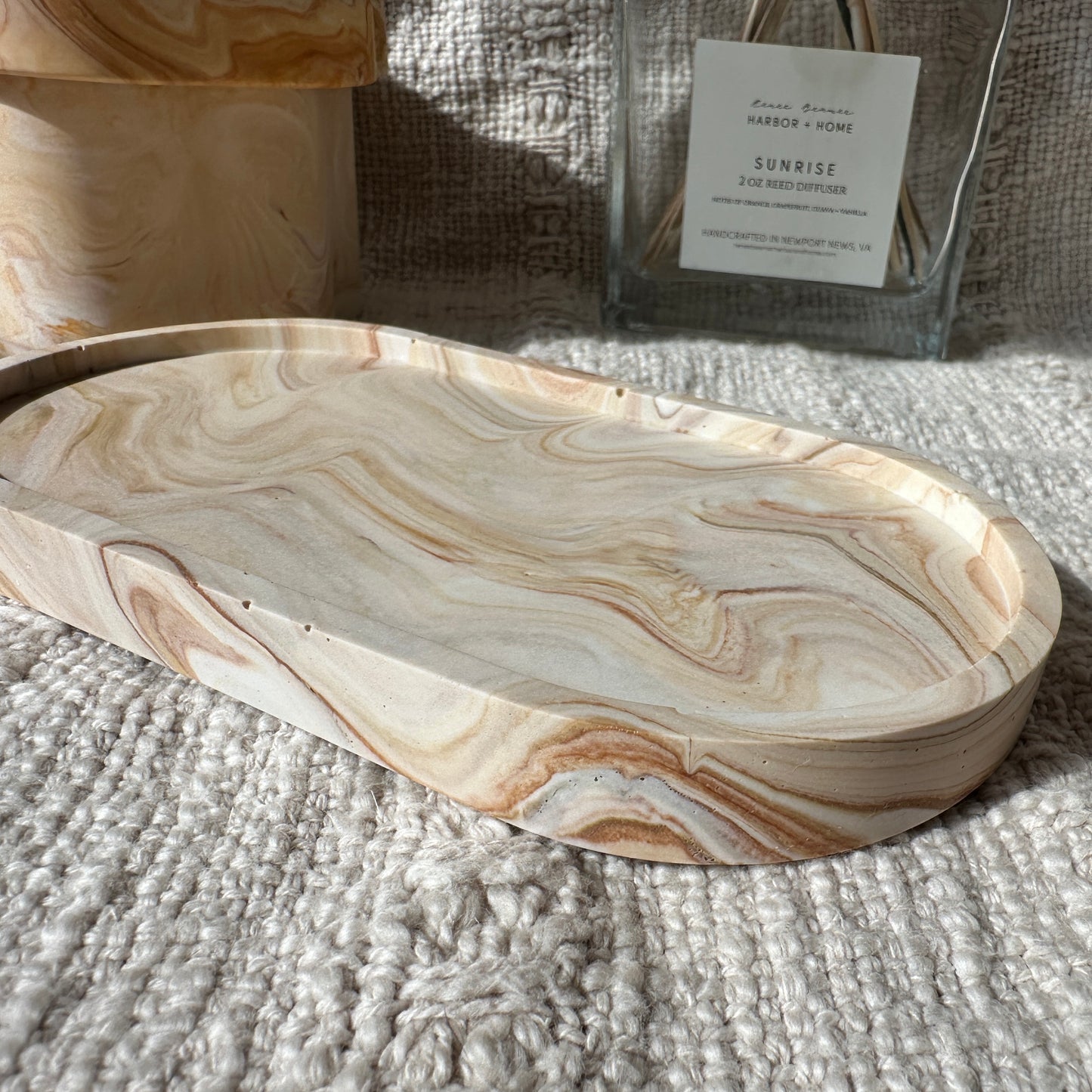[Brown/Red] Oval Tray