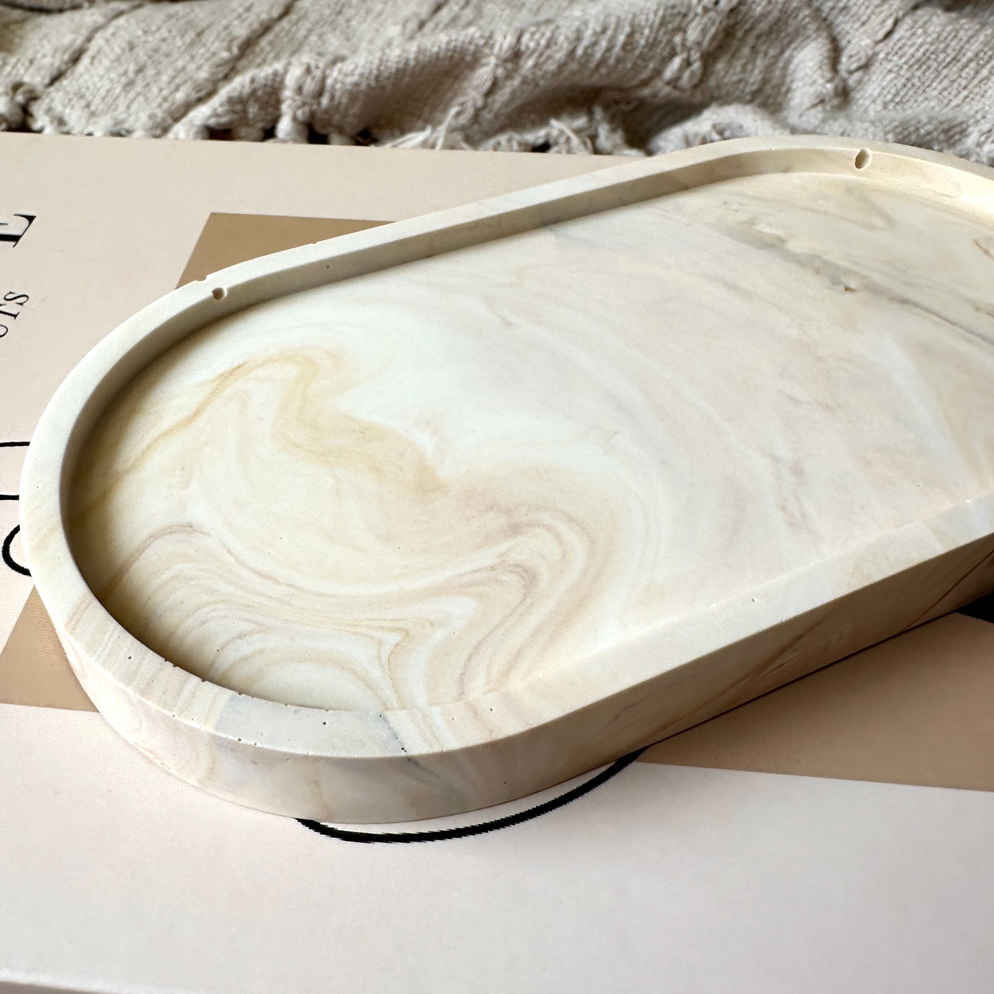 [Grayish] Oval Tray