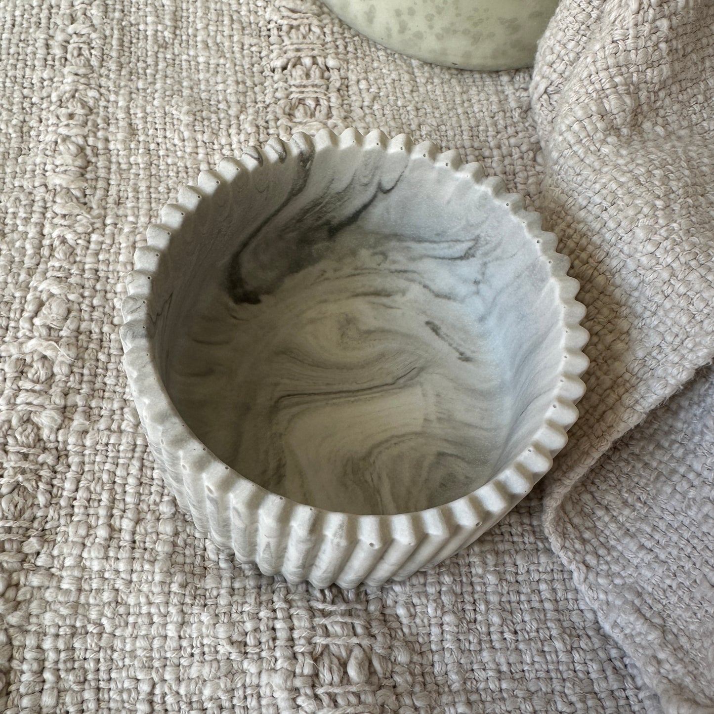[Gray] Giza Giza Round Box