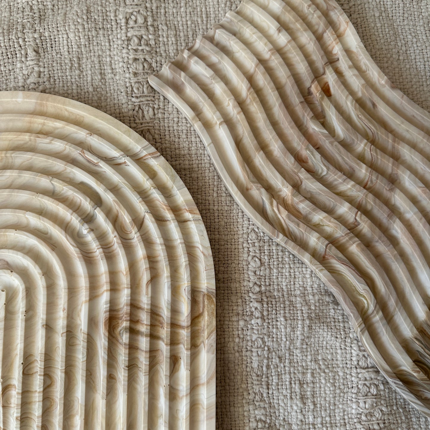 [Beige] Wavy Marble Plate