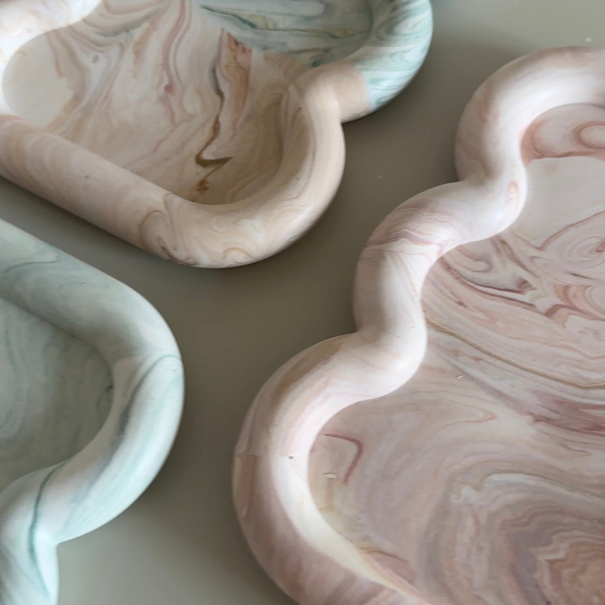 [Pink/Green] Unique Shaped Tray