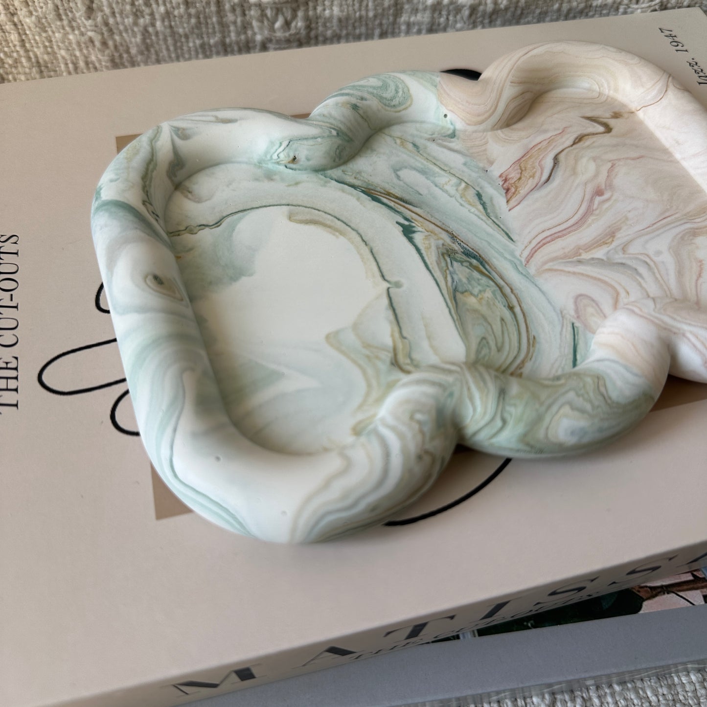 [Pink/Green] Unique Shaped Tray