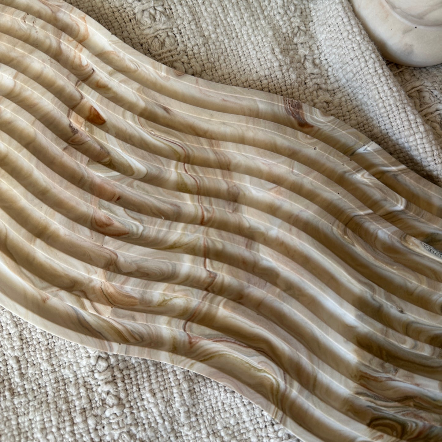 [Beige] Wavy Marble Plate