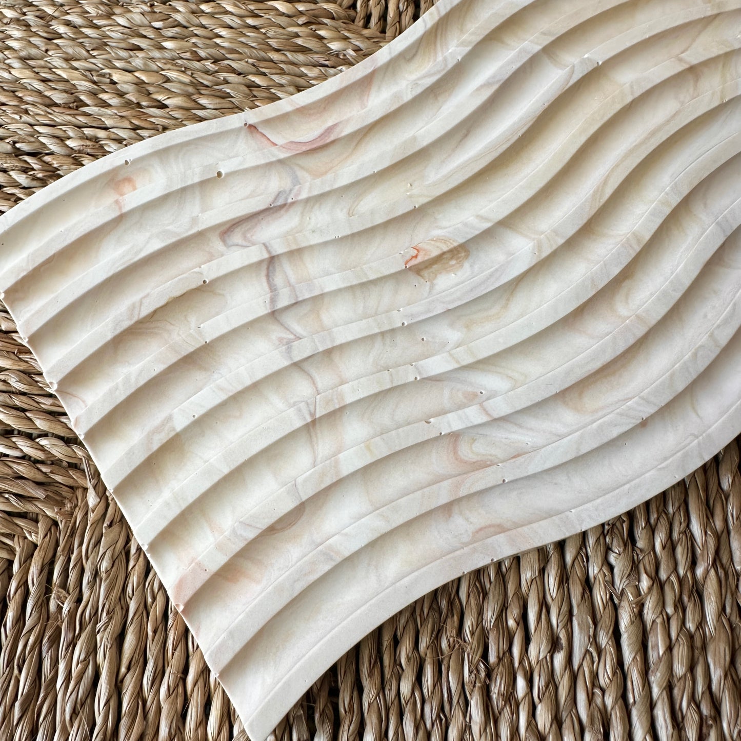 [Beige] Wavy Marble Plate