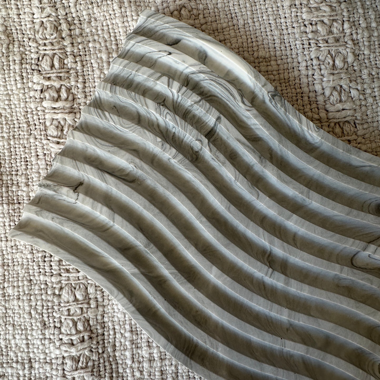 [Gray] Wavy Marble Plate