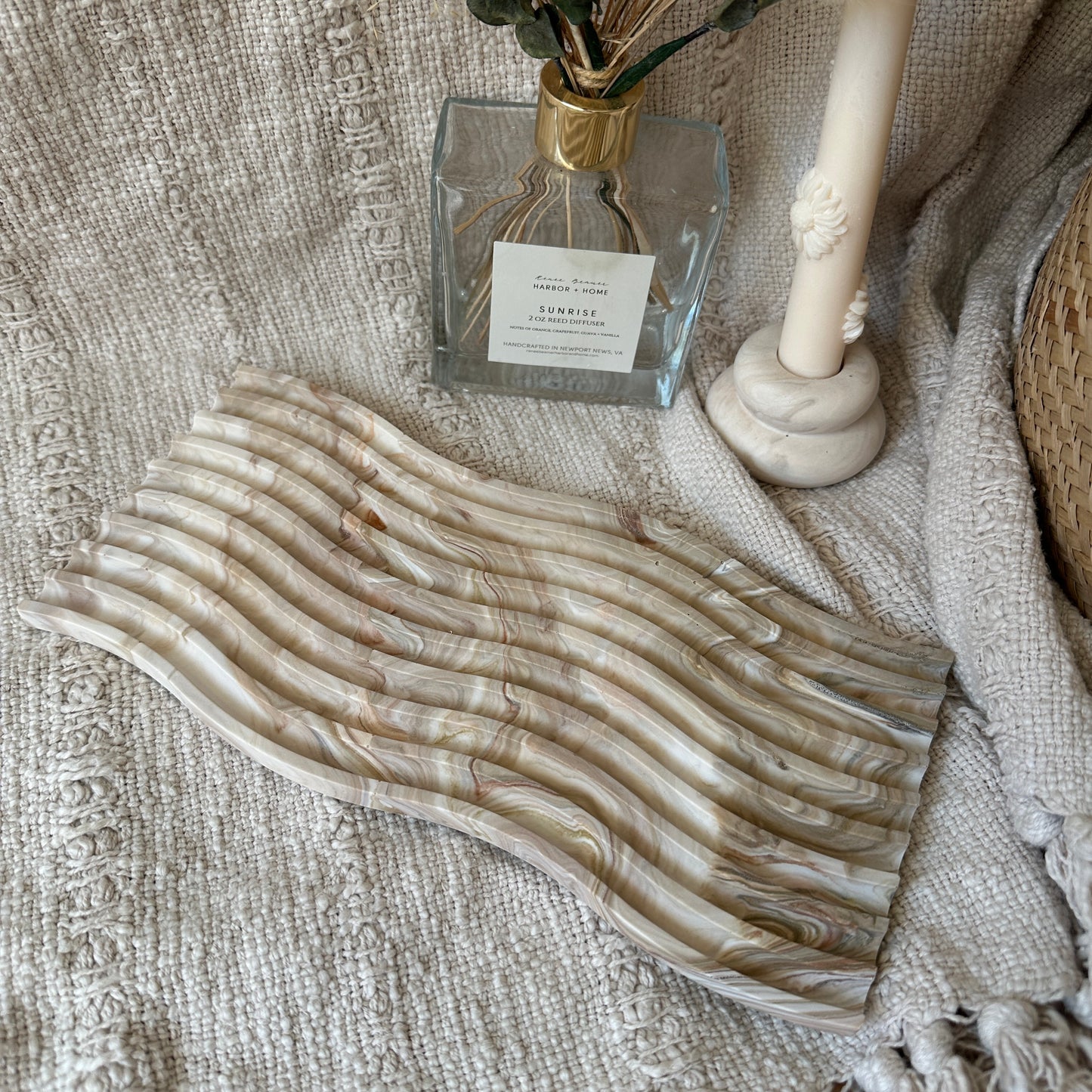 [Beige] Wavy Marble Plate