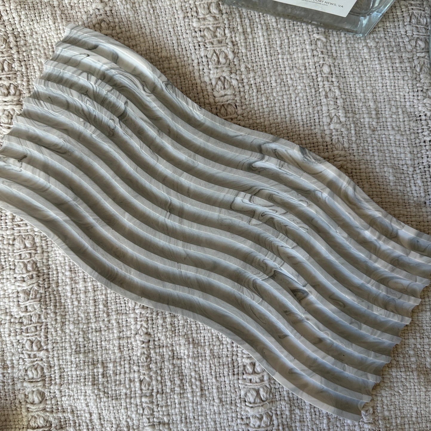 [Gray] Wavy Marble Plate