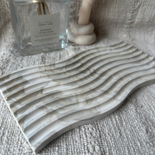 [Grayish] Wavy Marble Plate